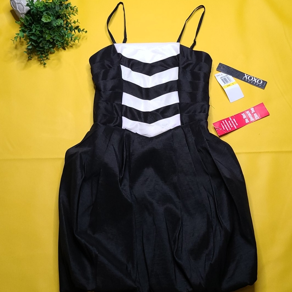 NWT XOXO DRESSES BLACK WHITE POCKET BUBBLE SKIRT 3
